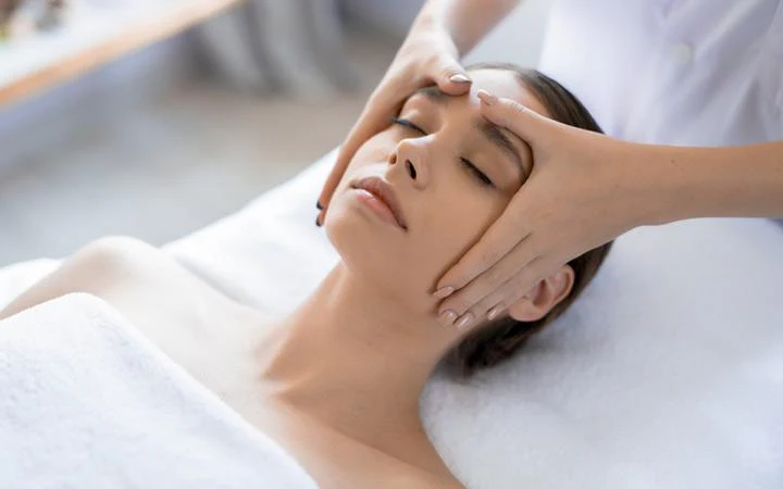 Massage Techniques for Glowing Skin and Ultimate Beauty